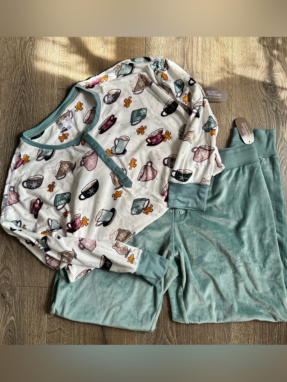 NWT Secret Treasures Pajama Set Size Large